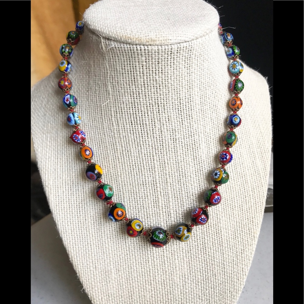 Accent necklace